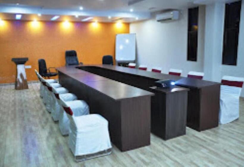 酒店 Vaishnavi Heights,manjurahi