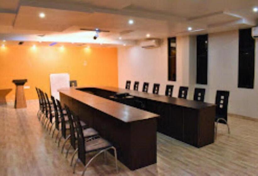 酒店 Vaishnavi Heights,manjurahi