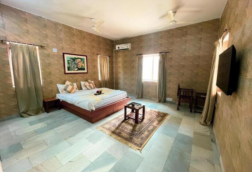 ホテル Willow Wood Villa   Sohna Road Gurugram