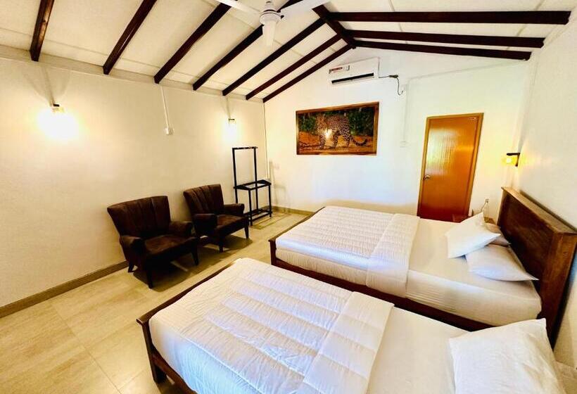 ホテル Wilpattu Blue Sapphire Lite   B&b