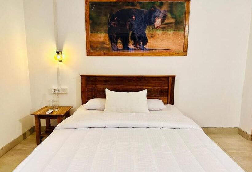 בית מלון כפרי Wilpattu Blue Sapphire Lite   B&b