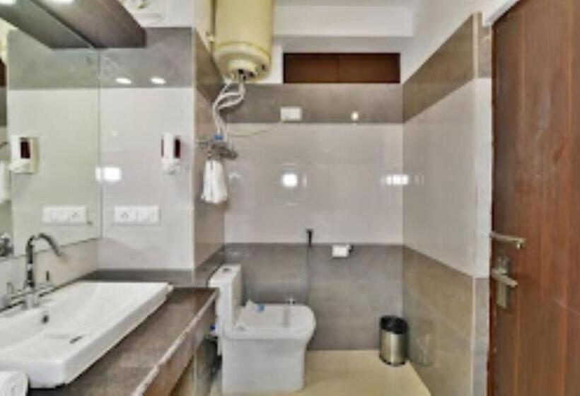 Kapoor Resort Manali