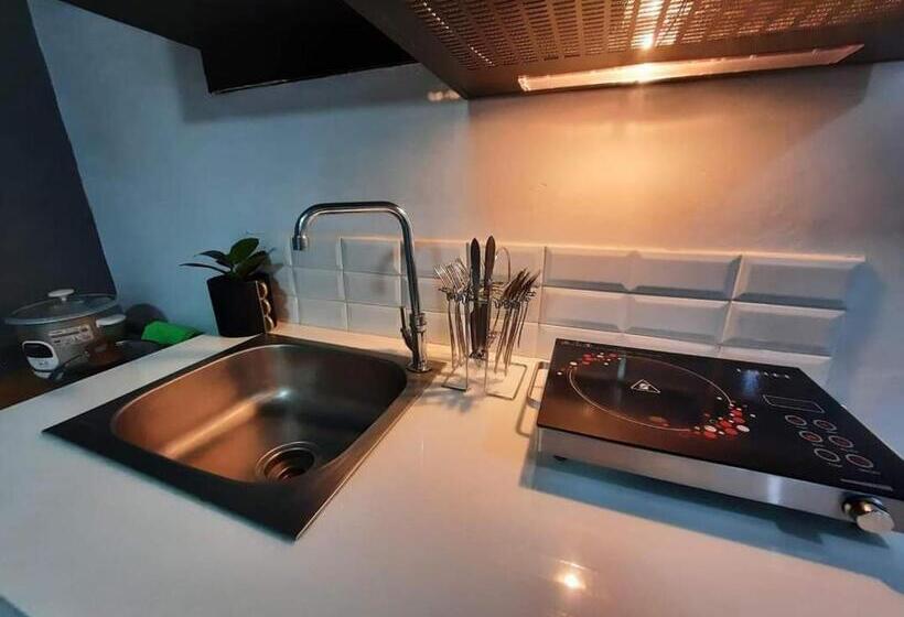 L1 Twin Bed Staycation In Bonifacio Global City 2