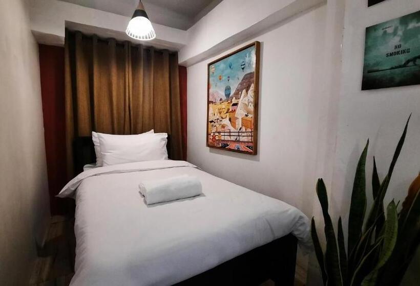 L1 Twin Bed Staycation In Bonifacio Global City 2