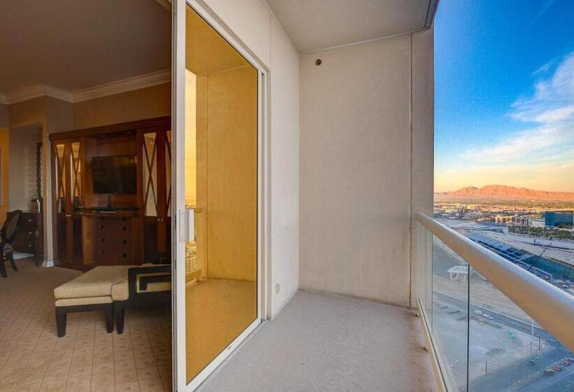 29th Ph Mgm Signature Suite With A Massive Balcony