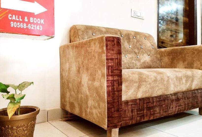 Motel Desire Suites    Studio Luxurys   Lpu Law Gate    Special For Families, Students, Couples, Cor