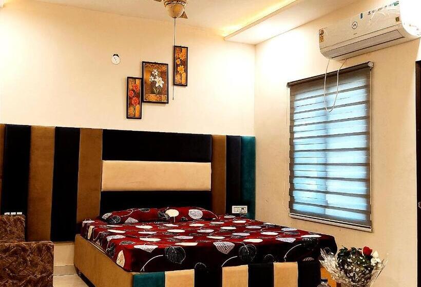 Motel Desire Suites    Studio Luxurys   Lpu Law Gate    Special For Families, Students, Couples, Cor
