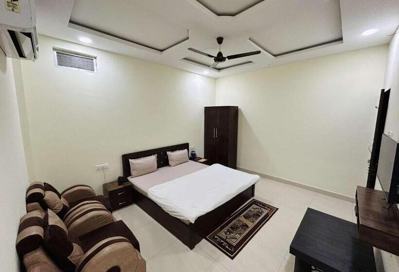 מוטל Shikhar Palace