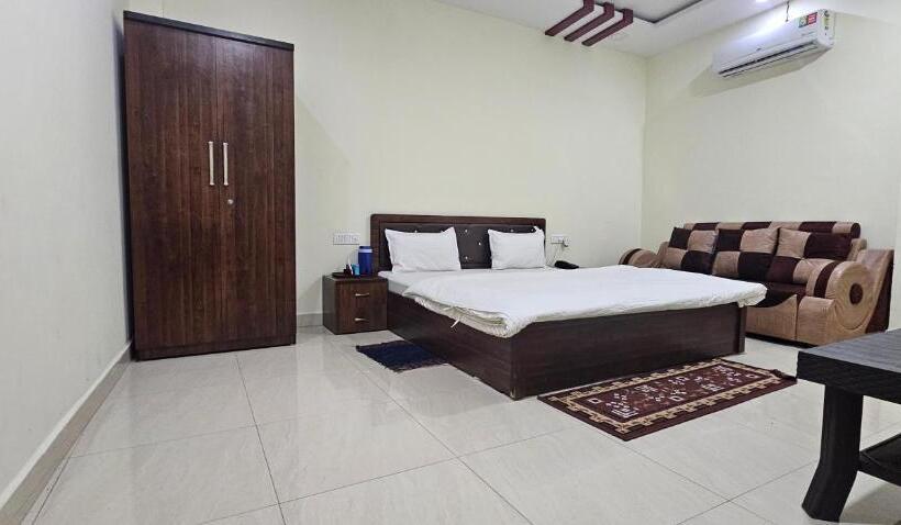 מוטל Shikhar Palace