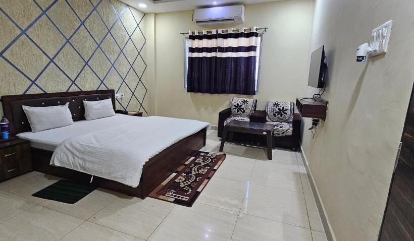 מוטל Shikhar Palace