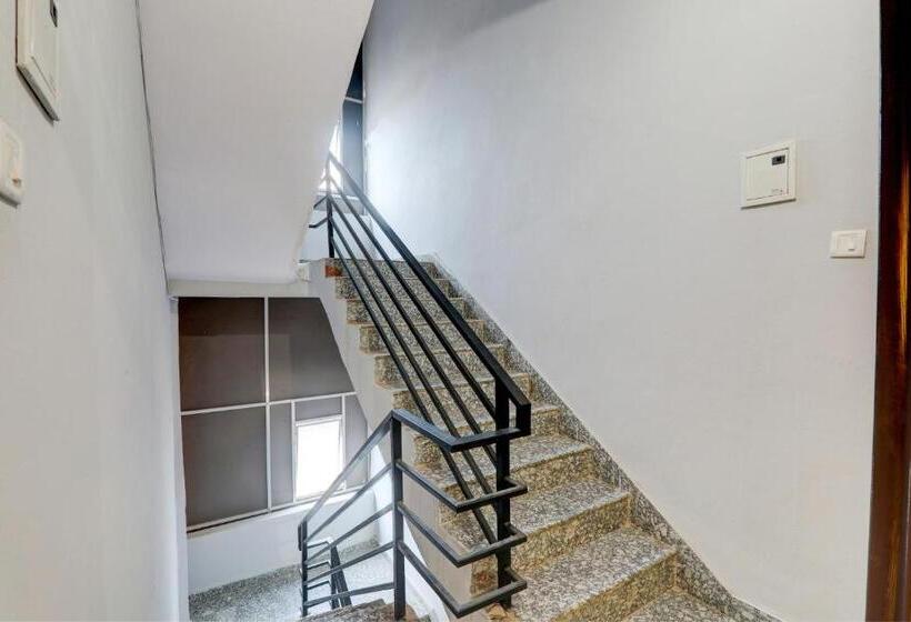 Super Hotel O Sadguru Inn