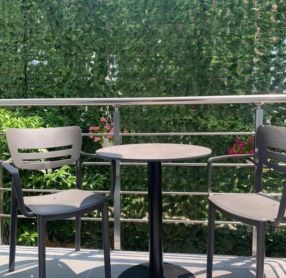 膳宿费 Emi S Villa