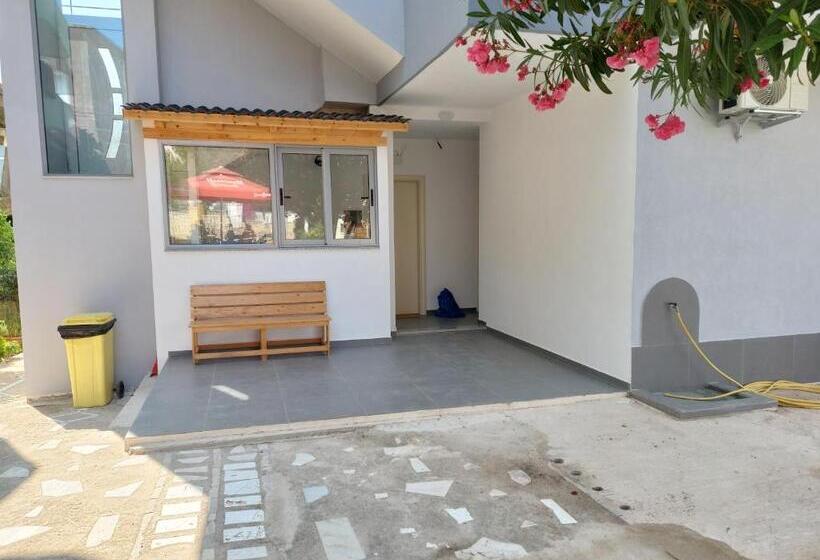 膳宿费 Emi S Villa