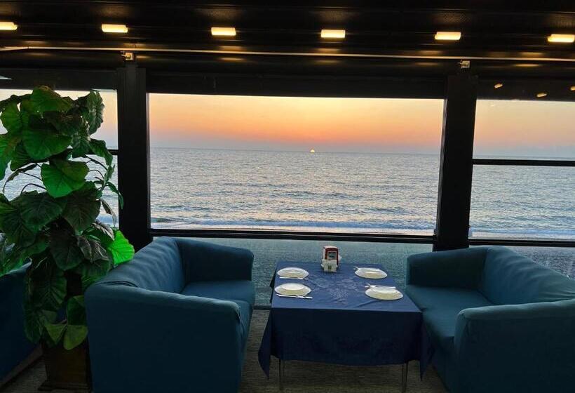 پانسیون Kent Hotel & Restaurant Kent Beach