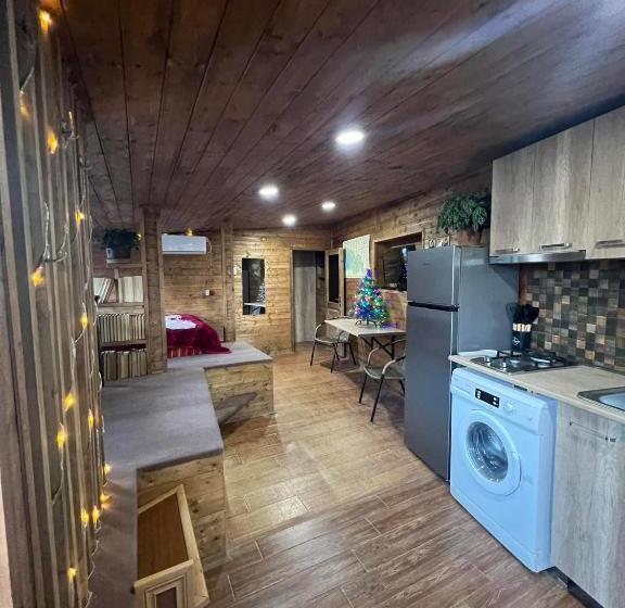 پانسیون Maia`s Guest House