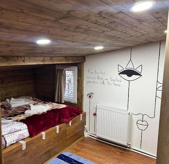 پانسیون Maia`s Guest House