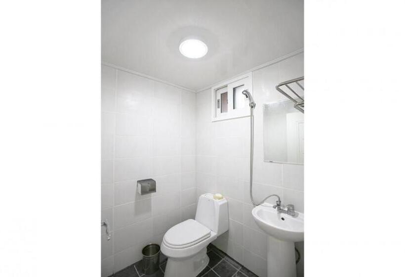 ペンション Mo Guesthouse