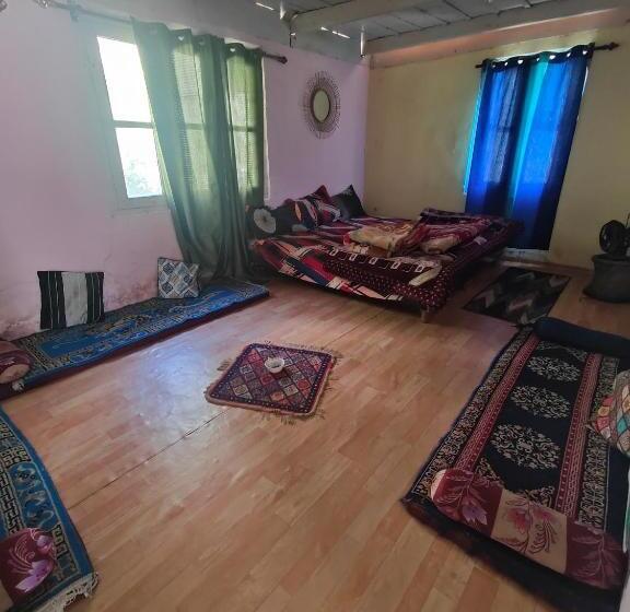 پانسیون Renuka Homestay And Cafe