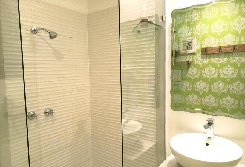 פנסיון Royal Palm Suite, Villa Roc Guesthouse, Salt Rock Ballito, Solar Power