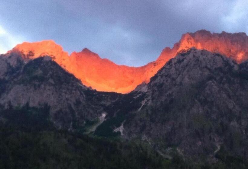 펜션 Stonehouse Villa