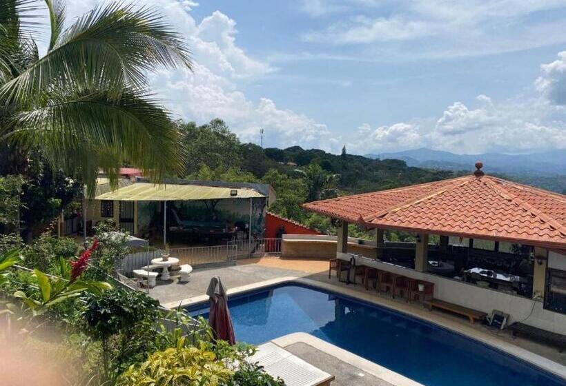 ペンション Villa Garita Inn