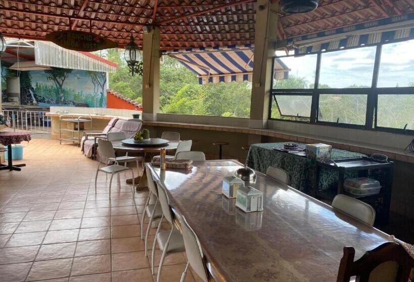 بنسيون Villa Garita Inn