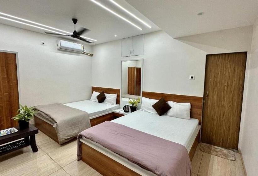 منتجع Iris Villa   Nagaon Beach