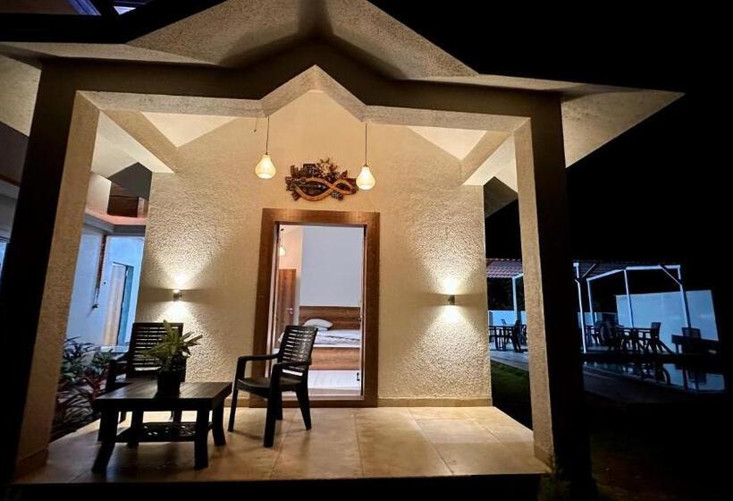 منتجع Iris Villa   Nagaon Beach