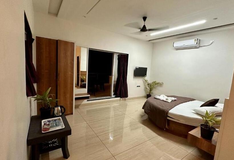 منتجع Iris Villa   Nagaon Beach