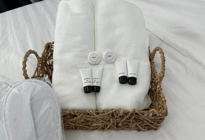 Azure Urban Resort   City View 1br   Ps4, Billiards, Netflix, Karaoke