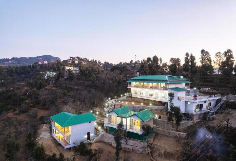 Shree Parijat Resort At Mukteshwar Hill Station With Himalayan View