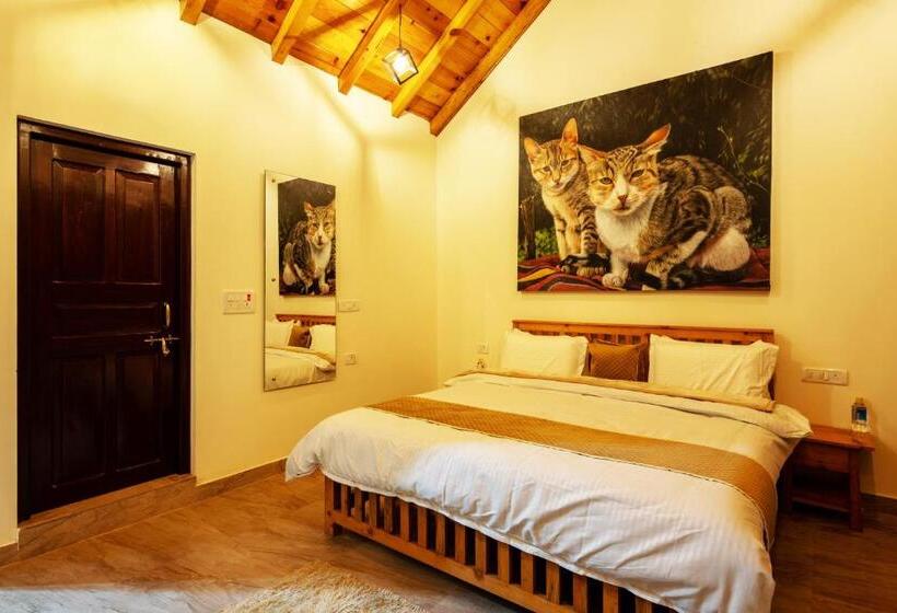 Shree Parijat Resort At Mukteshwar Hill Station With Himalayan View