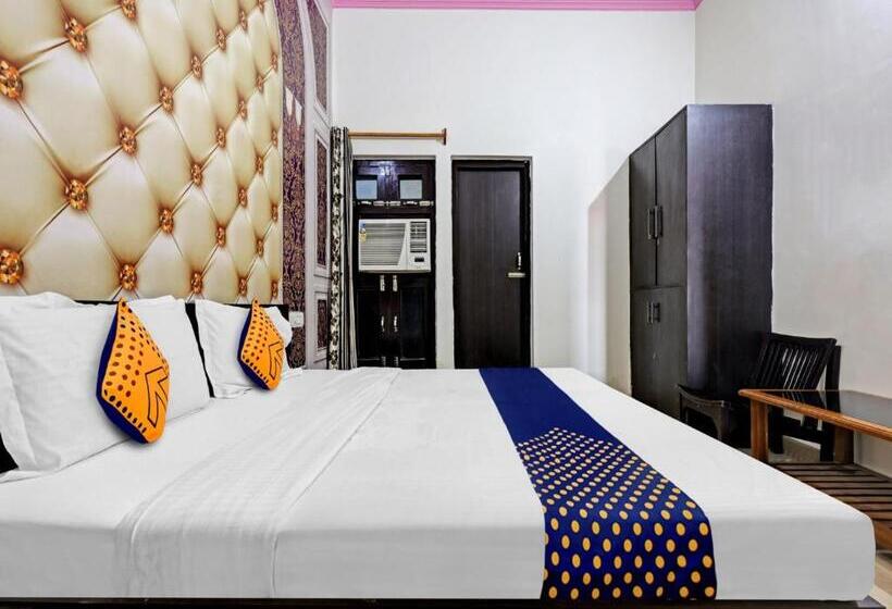 Spot On 81167 Hotel Asdr