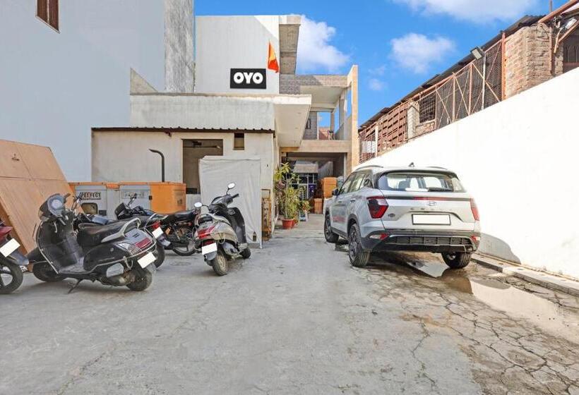 Spot On 81167 Hotel Asdr