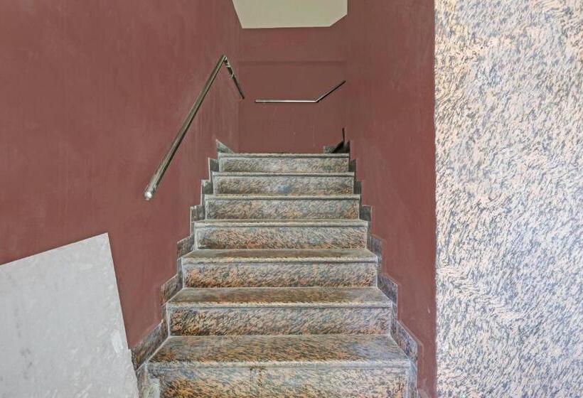 Spot On 81167 Hotel Asdr