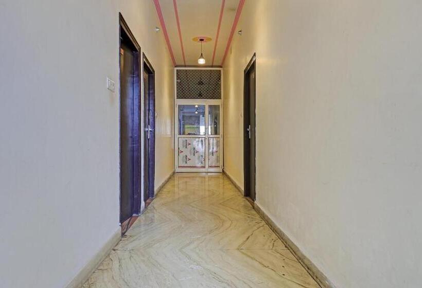 Spot On 81167 Hotel Asdr