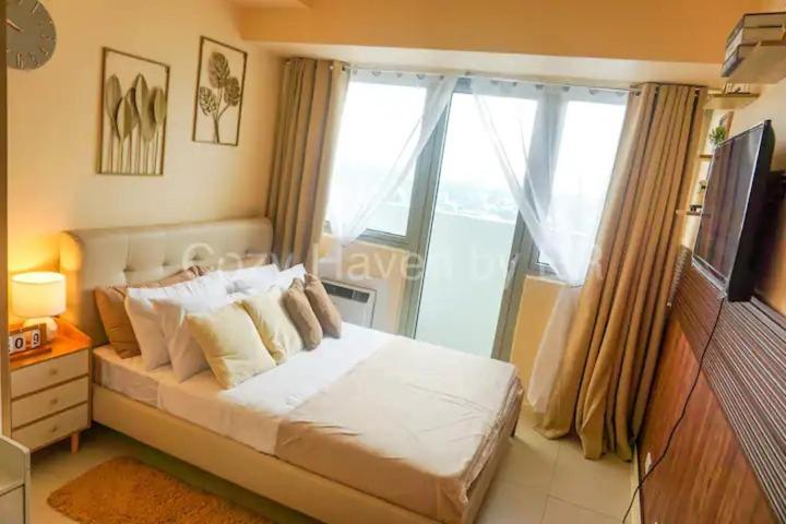 Studio Condo Unit   The Residences @ Commonwealth Qc