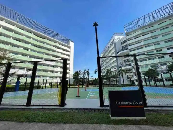 Studio Condo Unit   The Residences @ Commonwealth Qc