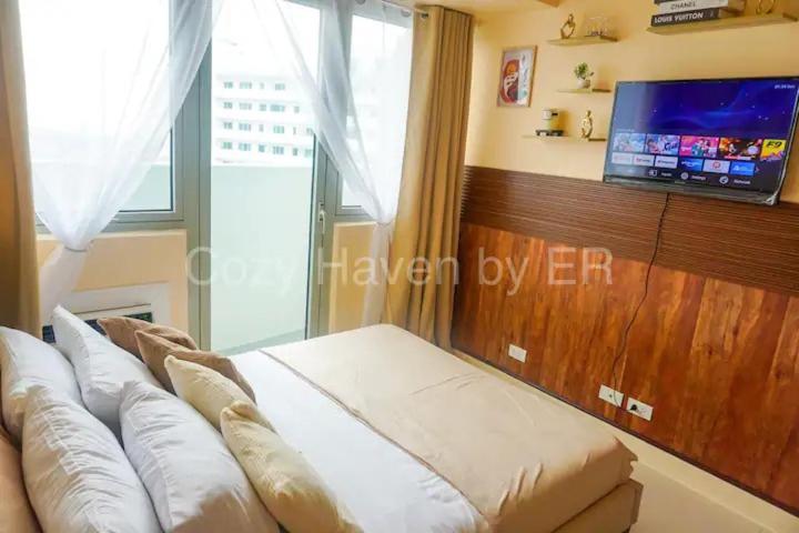 Studio Condo Unit   The Residences @ Commonwealth Qc