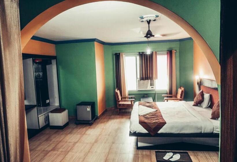 The Avantika Hotel & Woodland Restaurant