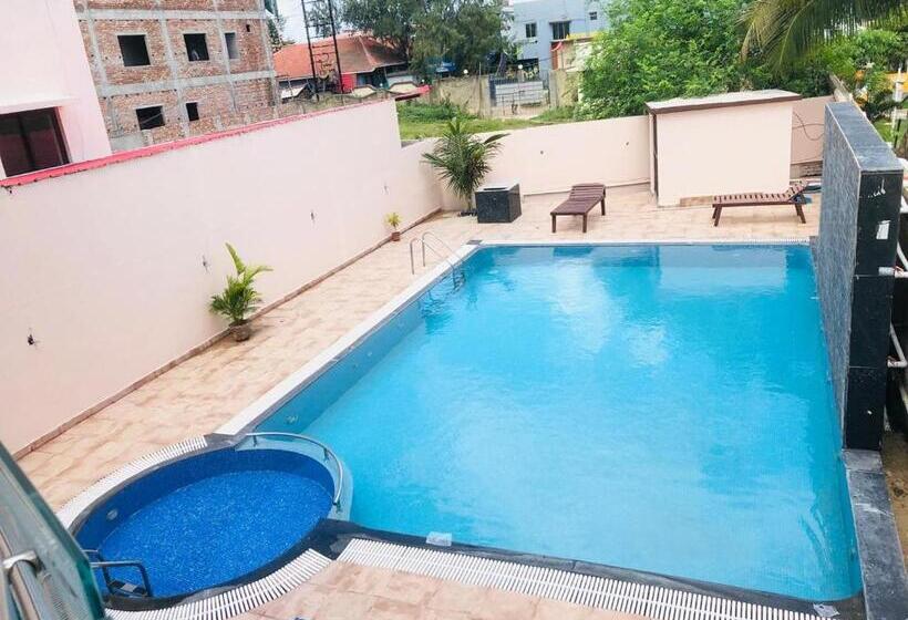 Tropicana Beach Resort, Mandarmani