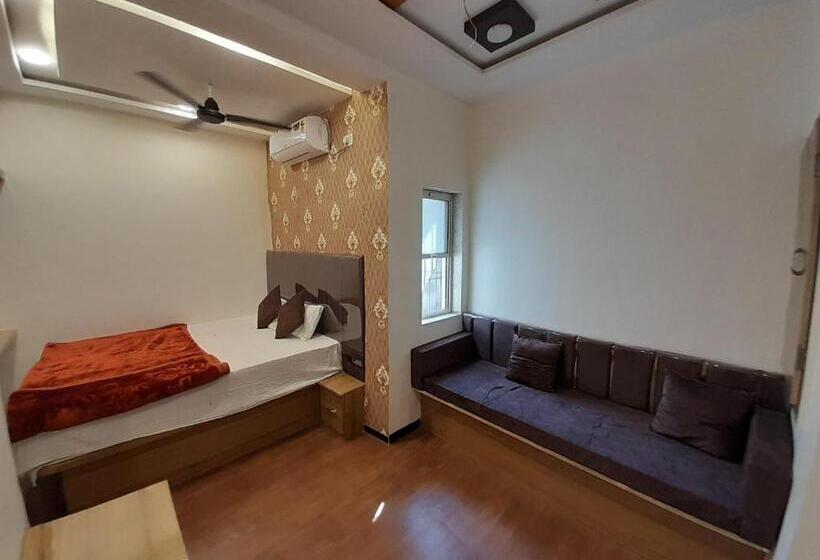 U2 Hotel Wizard Palace