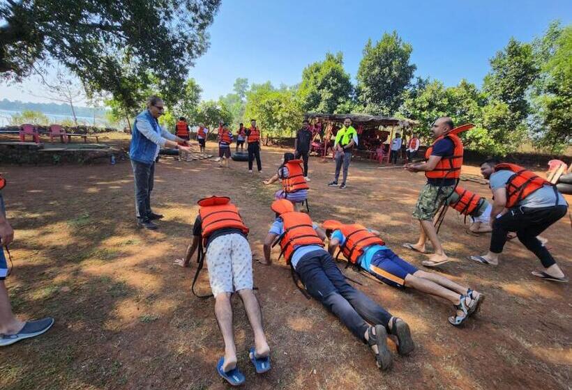 Z Bac Adventure & Leisure Resort Kolad