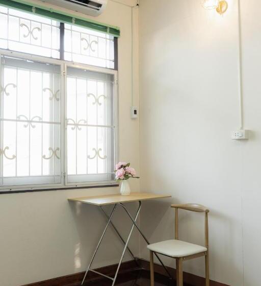 2b Cozy Hostel ตรัง