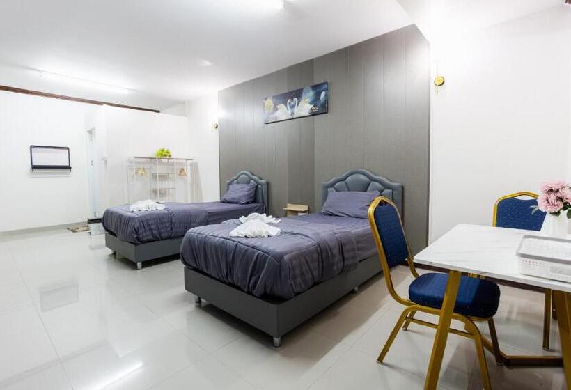 2b Cozy Hostel ตรัง