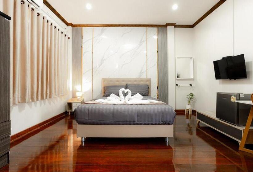 2b Cozy Hostel ตรัง