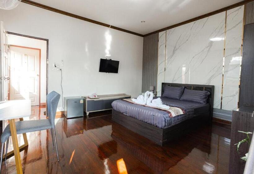 2b Cozy Hostel ตรัง