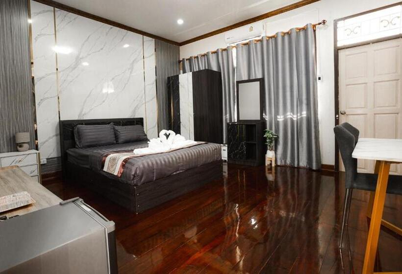 2b Cozy Hostel ตรัง