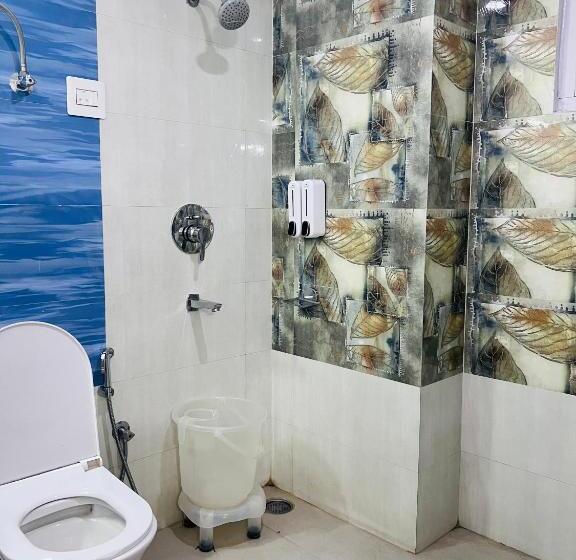 Aadarsh Hotel, Nanital