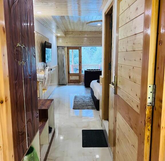 Aadarsh Hotel, Nanital